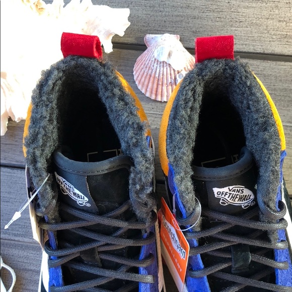 🌴🔆VANS- MOUNTAIN ALL WEATHER PROOF HIGH TOPS🔆🌴 - Picture 14 of 14